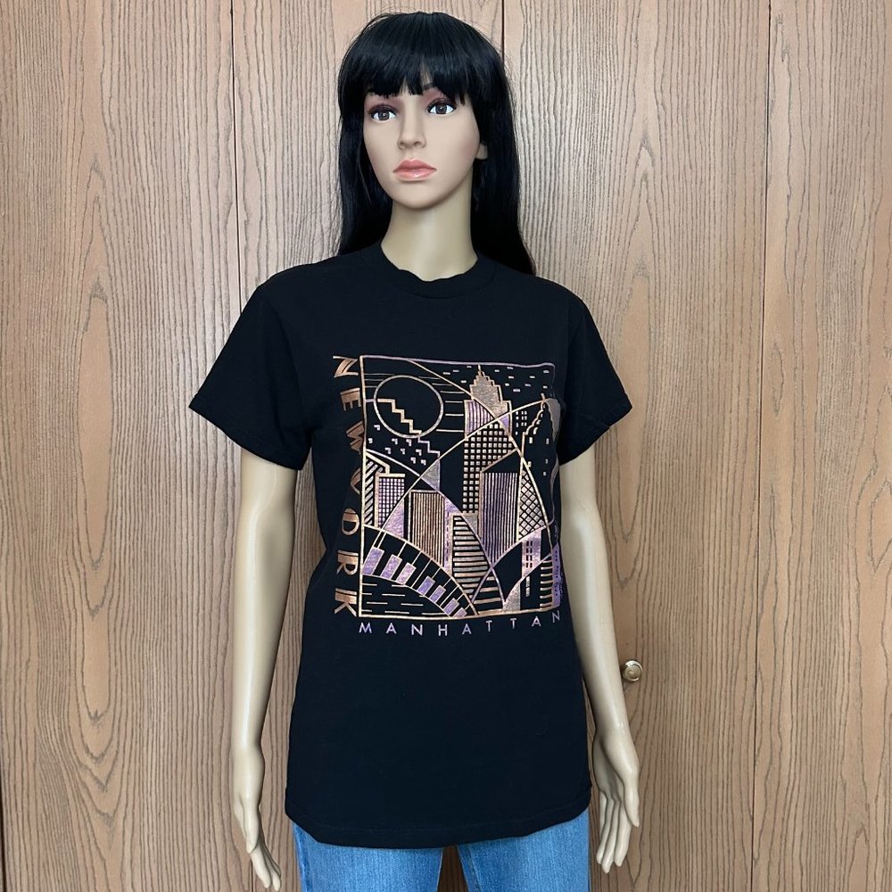 Women Delta cotton Black T shirt with Metallic Manhattan Motif on front - Size S